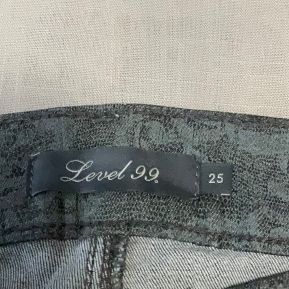 LEVEL 99 - Picture 5 of 11